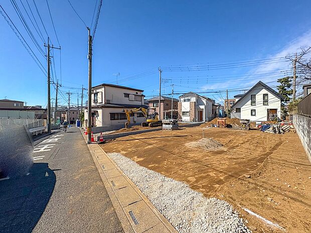 【外観】こちらの物件に少しでもご興味がありましたら、お気軽にお電話下さい。ネット上で「見えない物」「わからない事」でも、実際にご見学いただくことで、手に取るようにおわかりいただけるはずです。…