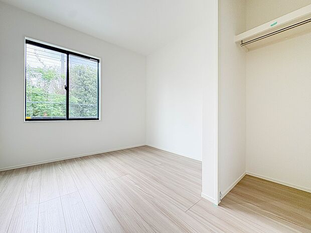 【洋室】充実した生活は伸びやかな居室空間から始まります。快適に・伸びやかに。心の潤いを求める方々へ。