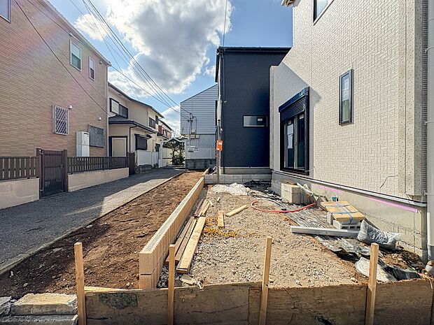 【庭】プランター等をおいてガーデニングが楽しめます。