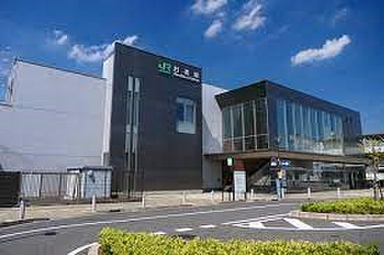 駅 400m 日進駅(昭和15年に開業しました。JR東日本・川越線の駅です。駅周辺は再開発が行われました。新駅舎および北口、南口駅前広場も再開発により完成しました。駅周辺のイメージがグーンと…