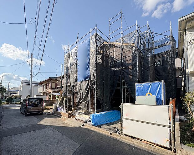 【前面道路】車の通行が少ないので、静かな住環境を維持することができます。