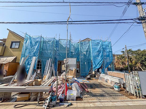 【現地】陽あたりの良さは必須条件。家族の温かさと陽光の暖かさ、楽しい毎日と明るい未来を予感させる。