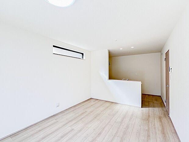 インテリアショップで見掛けた「あの家具」も置ける、ゆったりとした空間。時に広さが上質な寛ぎの時間になる事も。