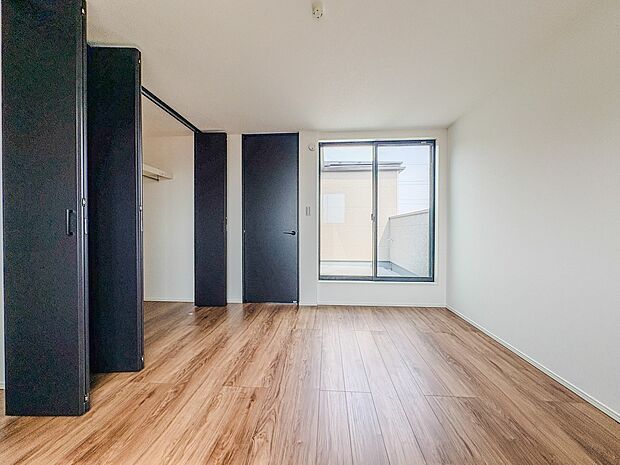 【Room-洋室-】一日の疲れをいやしてくれる主寝室。時を忘れて過ごす場所として過ごせるお部屋。