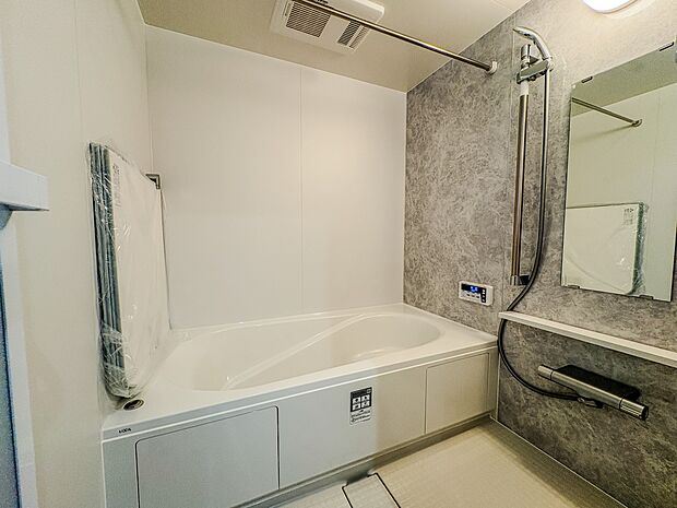 【浴室】一日の疲れを癒してくれるお風呂空間。使いやすさと上質な質感を両立して、単なる習慣から特別な時間に変わるはず。