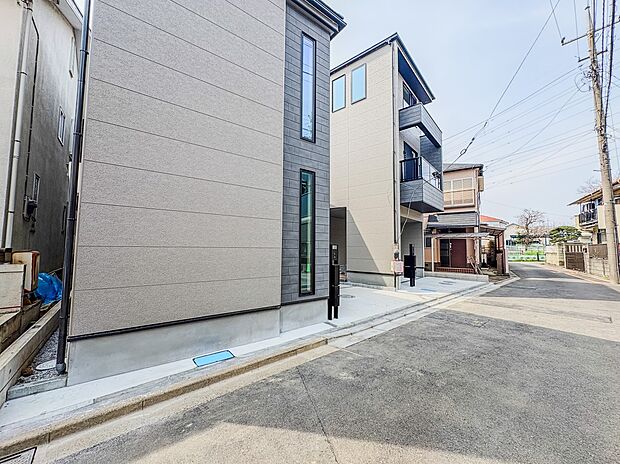 【前面道路4m】車の通行が少ないので、静かな住環境を維持することができます。