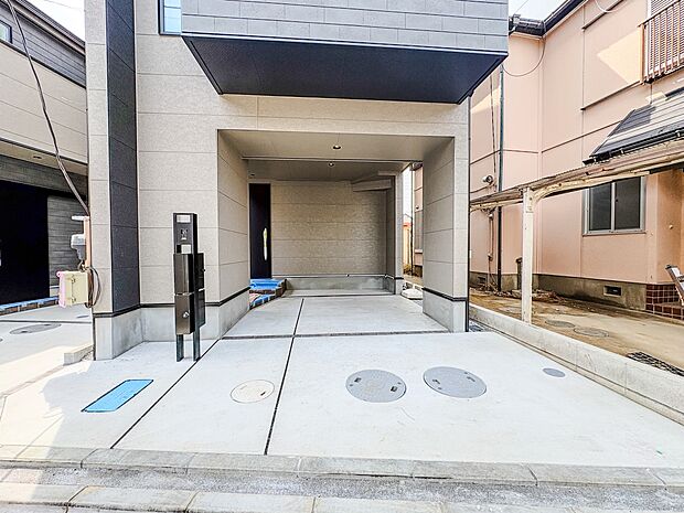 【駐車場】毎日の生活にマイカーが必須という方は、購入を検討する際、駐車場があることは大事な条件です。毎日の通勤や家族の送迎、買い物やお出かけなどクルマのある暮らしを満喫したい方は要チェック。…