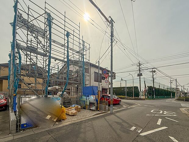 【外観】こちらの物件に少しでもご興味がありましたら、お気軽にお電話下さい。ネット上で「見えない物」「わからない事」でも、実際にご見学いただくことで、手に取るようにおわかりいただけるはずです。…