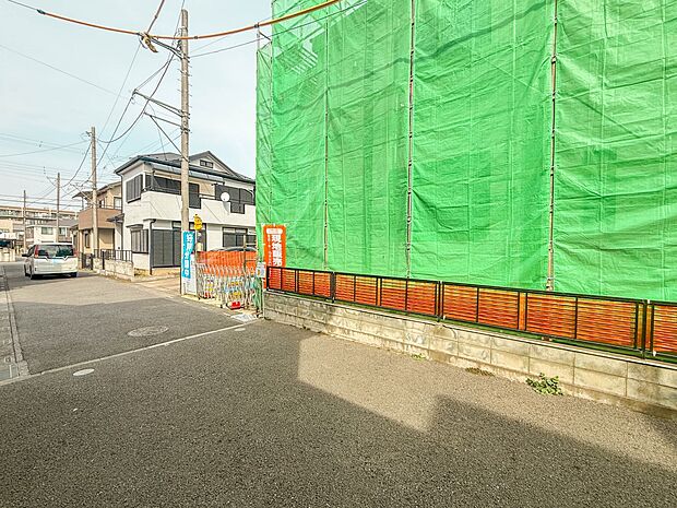 【前面道路4.2m】車の通行が少ないので、静かな住環境を維持することができます。