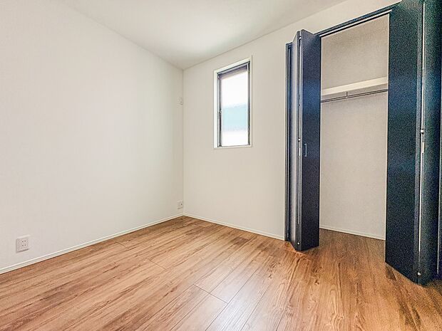 【収納】各部屋を最大限に広く使って頂ける様、全居住スペースに収納付。プライベートルームはゆったりと快適に。
