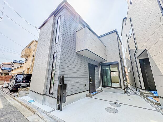 【外観】家族の温かさと陽光の暖かさ、楽しい毎日と明るい未来を予感させる「空間が織り成すひとつ先の住み心地」を演出します。