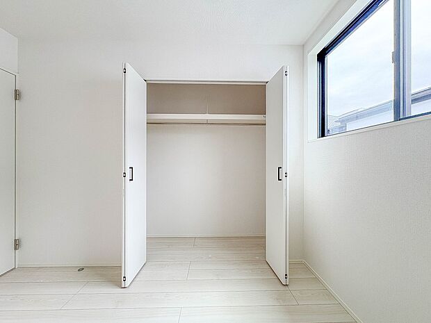 1号棟【収納】各部屋を最大限に広く使って頂ける様、全居住スペースに収納付。プライベートルームはゆったりと快適に。
