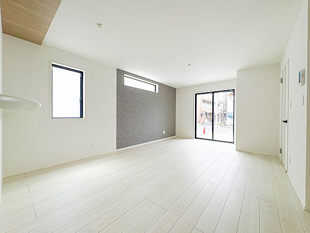 1号棟【LDK16.5帖×アクセントクロス】ホームパーティーでもゲストと一緒に料理を楽しみながら楽しい時間を過ごせそう。