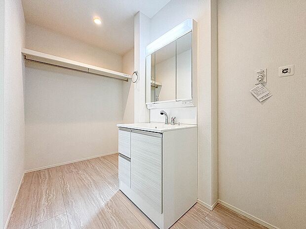 1号棟【脱衣所】十分な広さを保った脱衣所