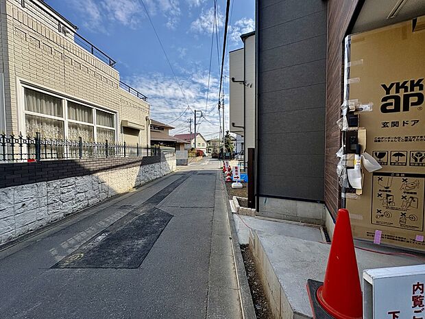 1号棟【前面道路】車の通行が少ないので、静かな住環境を維持することができます。