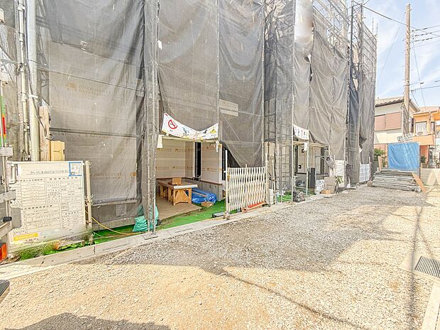 2号棟【前面道路4m】車の通行が少ないので、静かな住環境を維持することができます。