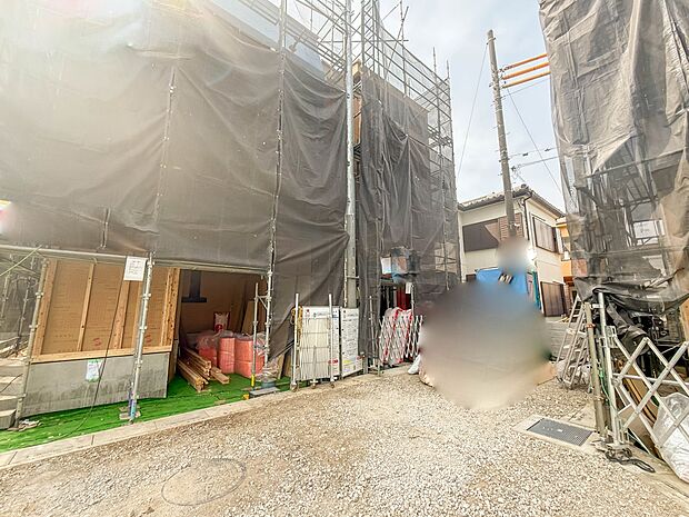 4号棟【外観】家族の温かさと陽光の暖かさ、楽しい毎日と明るい未来を予感させる「空間が織り成すひとつ先の住み心地」を演出します。