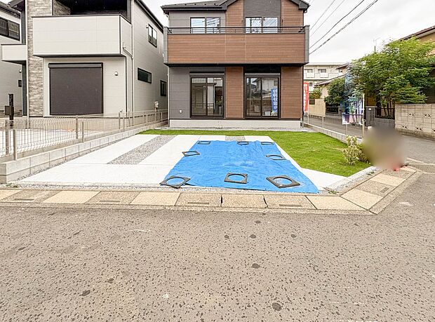 【前面道路4m】車の通行が少ないので、静かな住環境を維持することができます。