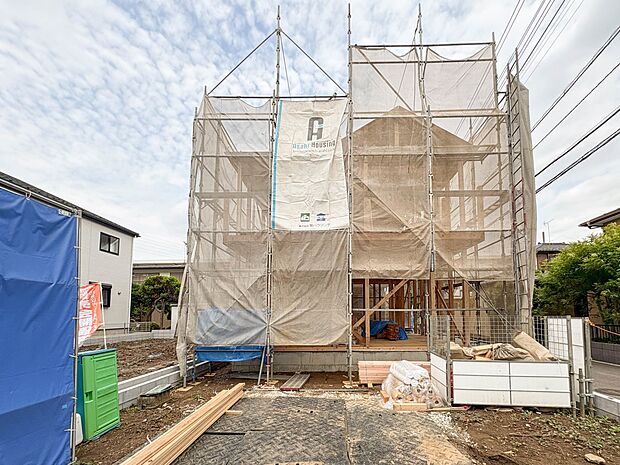 【駐車場】カースペース2台可。車が1台なら、来客用の駐車場や、駐輪スペースとしてご活用ください。