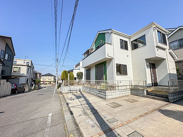 【前面道路6ｍ】車の通行が少ないので、静かな住環境を維持することができます。