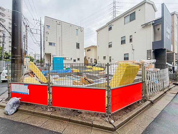 【現地外観】こちらの物件に少しでもご興味がありましたら、お気軽にお電話下さい。ネット上で「見えない物」「わからない事」でも、実際にご見学いただくことで、手に取るようにおわかりいただけるはずで…