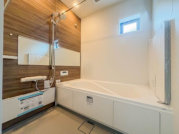 【浴室】一日の疲れを癒してくれるお風呂空間。使いやすさと上質な質感を両立して、単なる習慣から特別な時間に変わるはず。