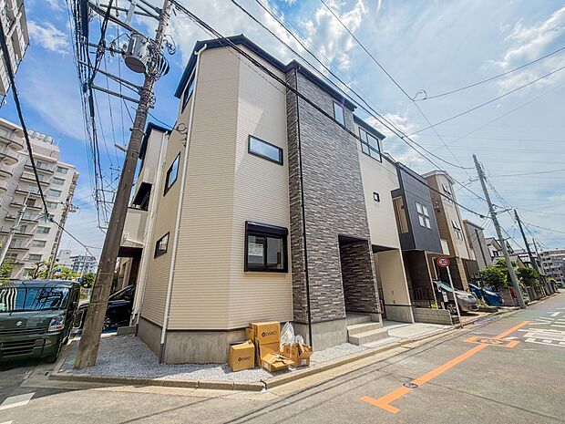 【現地外観】こちらの物件に少しでもご興味がありましたら、お気軽にお電話下さい。ネット上で「見えない物」「わからない事」でも、実際にご見学いただくことで、手に取るようにおわかりいただけるはずで…