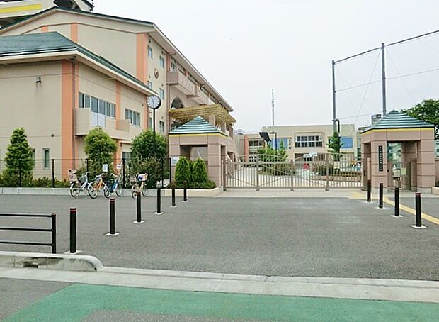 小学校 1400m さいたま市立辻南小学校(さいたま市立辻南小学校(2007年4月、マンモス校解消のため市内101番目の小学校として開校しました。全校児童500余名の大規模校です。子どものも…