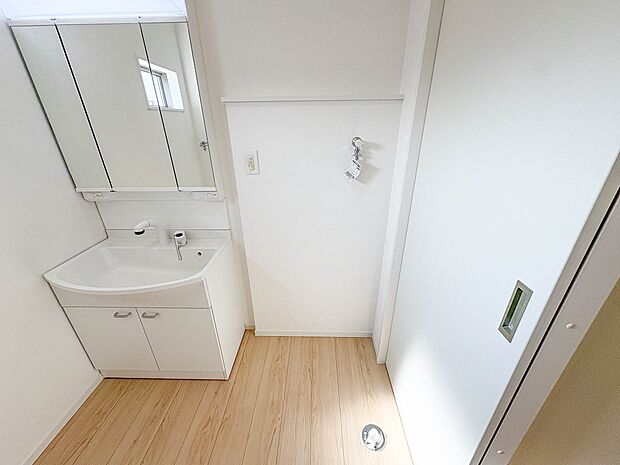 【ランドリースペース】ランドリースペースは広さもたっぷり。