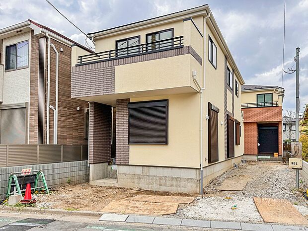 【外観】家族の温かさと陽光の暖かさ、楽しい毎日と明るい未来を予感させる「空間が織り成すひとつ先の住み心地」を演出します。