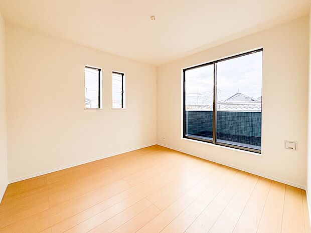 【今どきのこども部屋】 昨今のトレンドになりつつあるのが、広過ぎず、快適すぎない子ども部屋。勉強と寝るだけの部屋にすることで閉じこもりがなくなり、リビングで過ごす時間が増えると言われていま…