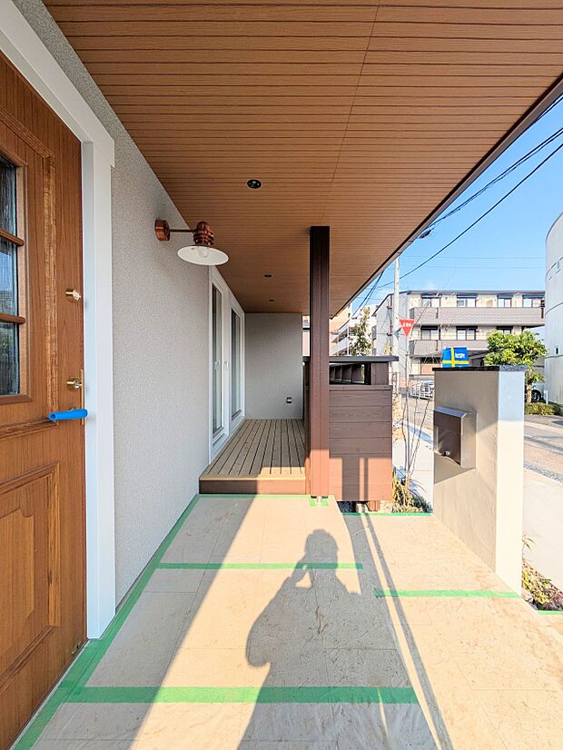 家は一生のお買物。自分ならではの家族ならではの、家にしたい。書斎を設ける。子どものプレイングルームを設ける。趣味のオーディオルームを設置する。夢を追うオンリーワンの家です。