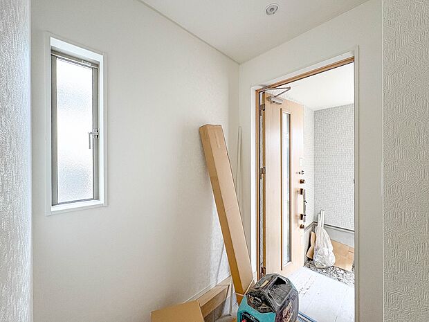 1号棟【玄関】スタイリッシュかつ品のある玄関。