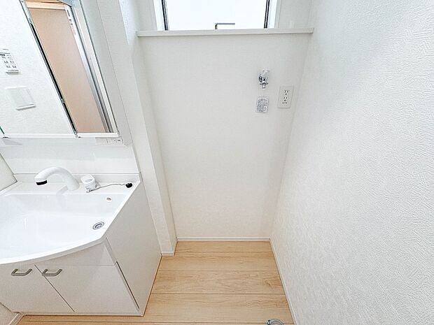 1号棟【ランドリースペース】ランドリースペースは広さもたっぷり。