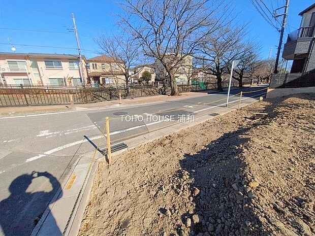 【前面道路5.38ｍ】車の通行が少ないので、静かな住環境を維持することができます。