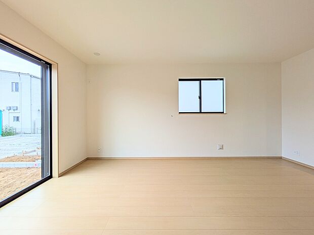 【リビング】うららかな陽射しがどのお部屋にも降り注ぎますように、快適さを追求した間取設計。得難い立地環境での生活を恵みの豊かな永住の地へと変えてくれます。