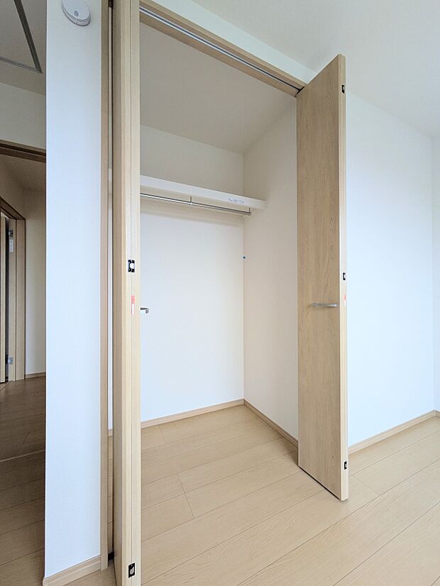 【収納】各部屋を最大限に広く使って頂ける様、全居住スペースに収納付。プライベートルームはゆったりと快適に。