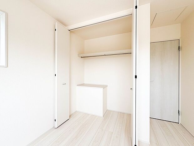 【収納】各部屋を最大限に広く使って頂ける様、全居住スペースに収納付。プライベートルームはゆったりと快適に。