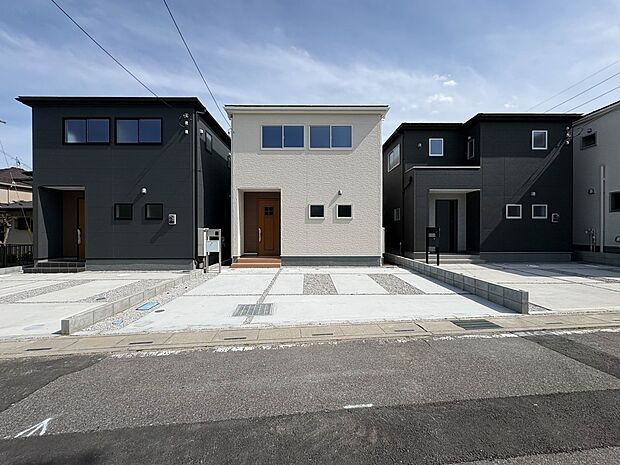 【前面道路】車の通行が少ないので、静かな住環境を維持することができます。