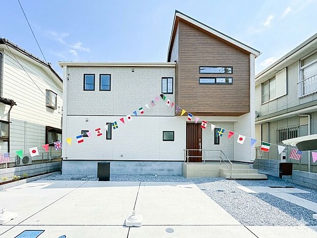 【外観】耐震+制震のダブル構造 地震の揺れに耐える「耐震等級3(等級)」に加え、揺れを吸収して建物へのダメージを抑える「制震ダンパー」を搭載した、地震に強い住まいです。(CG)