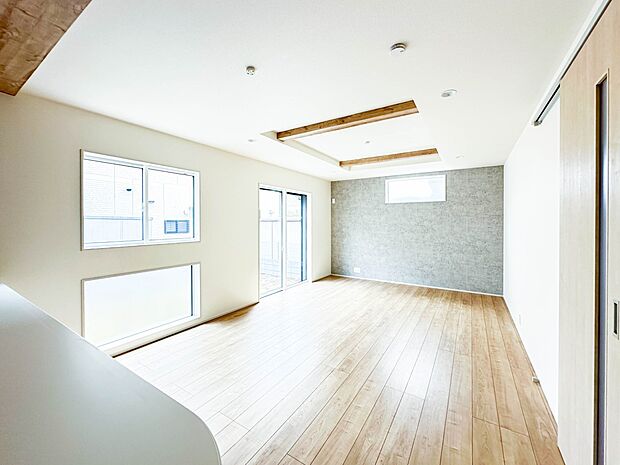 【LDK18帖】インテリアショップで見掛けた「あの家具」も置ける、ゆったりとした空間。時に広さが上質な寛ぎの時間になる事も。