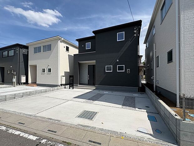 【外観】家族の温かさと陽光の暖かさ、楽しい毎日と明るい未来を予感させる「空間が織り成すひとつ先の住み心地」を演出します。