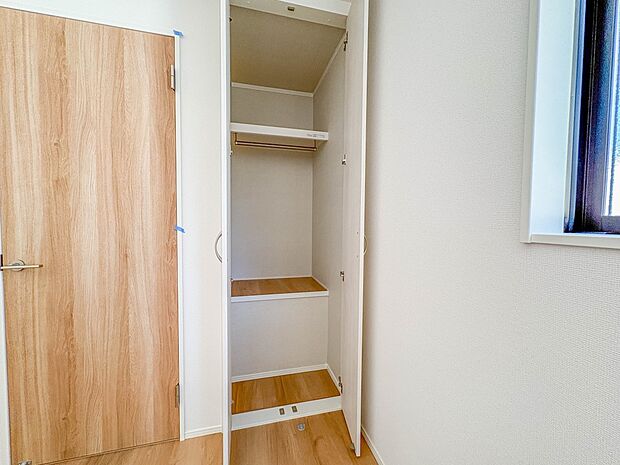 【収納】各部屋を最大限に広く使って頂ける様、全居住スペースに収納付。プライベートルームはゆったりと快適に。