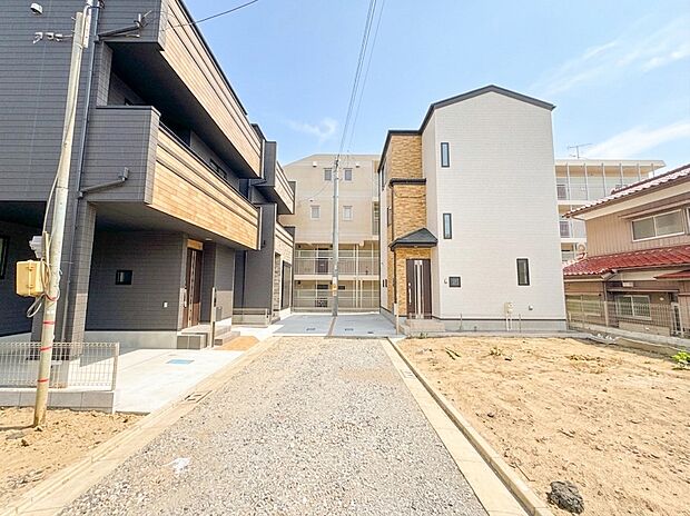 I棟【外観】陽当りや通風性など各所に施された工夫で住みやすさを実現。部屋の大きさや周辺環境・街並など、資料には掲載していない情報が現地にはたくさんございます。是非ご確認下さい。