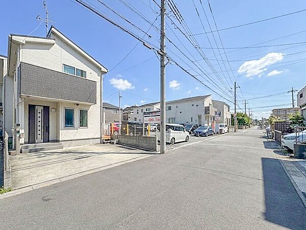 【前面道路6ｍ】車の通行が少ないので、静かな住環境を維持することができます。