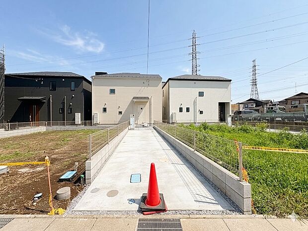 【駐車場】カースペース2台可/駐輪スペース。