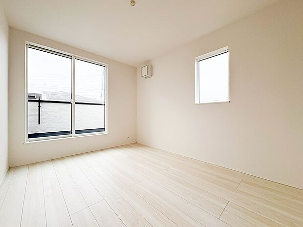 【洋室6帖】充実した生活は伸びやかな居室空間から始まります。快適に・伸びやかに。心の潤いを求める方々へ。