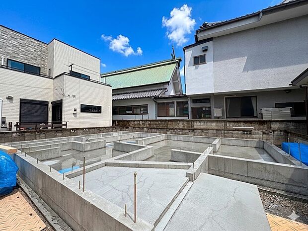 【現地外観】陽当りや通風性など各所に施された工夫で住みやすさを実現。部屋の大きさや周辺環境・街並など、資料には掲載していない情報が現地にはたくさんございます。是非ご確認下さい。