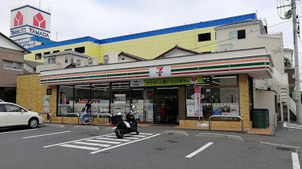 コンビニ 141m セブンイレブン川口並木1丁目店(セブンイレブンは近くて便利を掲げています。近くとは、心の近さ。便利とはモノが期待以上の品質でお客さまに届くこと。セブン銀行など新しいサービ…