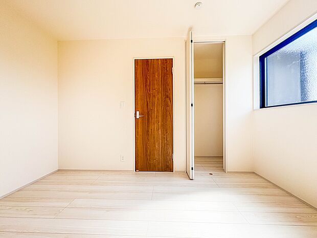 1号棟【収納】各部屋を最大限に広く使って頂ける様、全居住スペースに収納付。プライベートルームはゆったりと快適に。